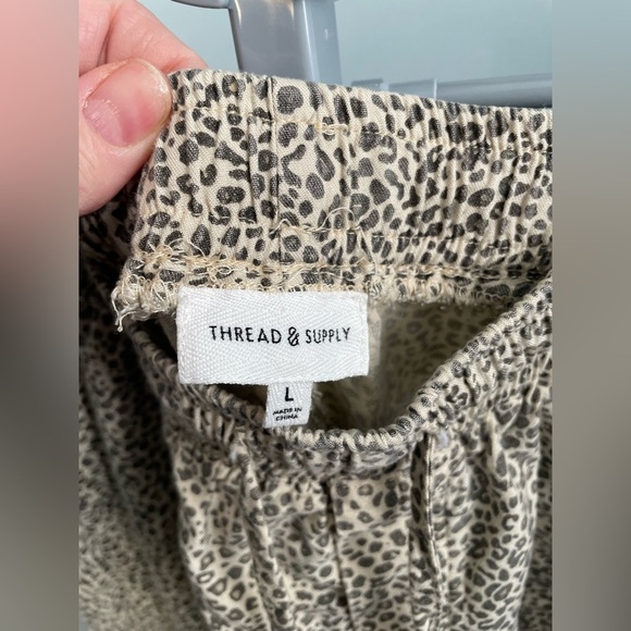 Thread & supply leopard print joggers size large - Picture 3 of 7